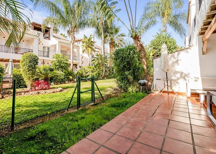 Explore Life At Naranjos - Rdr453