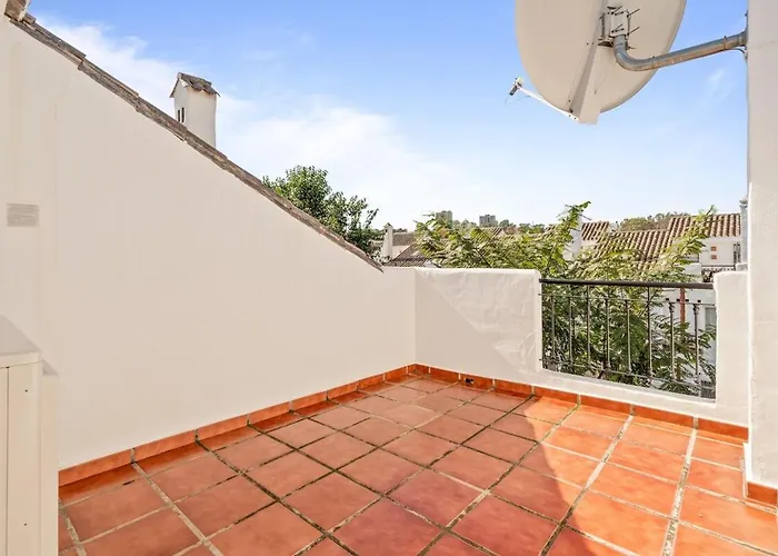 Explore Life At Naranjos - Rdr453