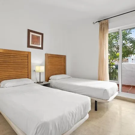 Explore Life At Naranjos - Rdr453 *